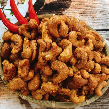 Hạt điều tỏi ớt Farmers Fine Foods 140 g (Hộp thiếc)