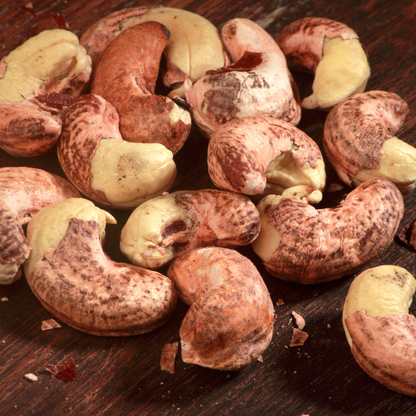 Hạt điều vỏ lụa Farmers Fine Foods 100 g (Hộp thiếc)